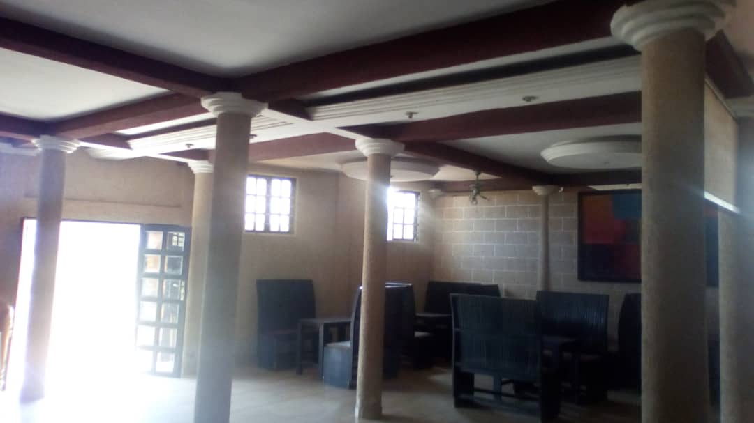 N° 4292 :
                            Immeuble commercial à louer , Adidogome, Lome, Togo : 100 000 XOF/mois